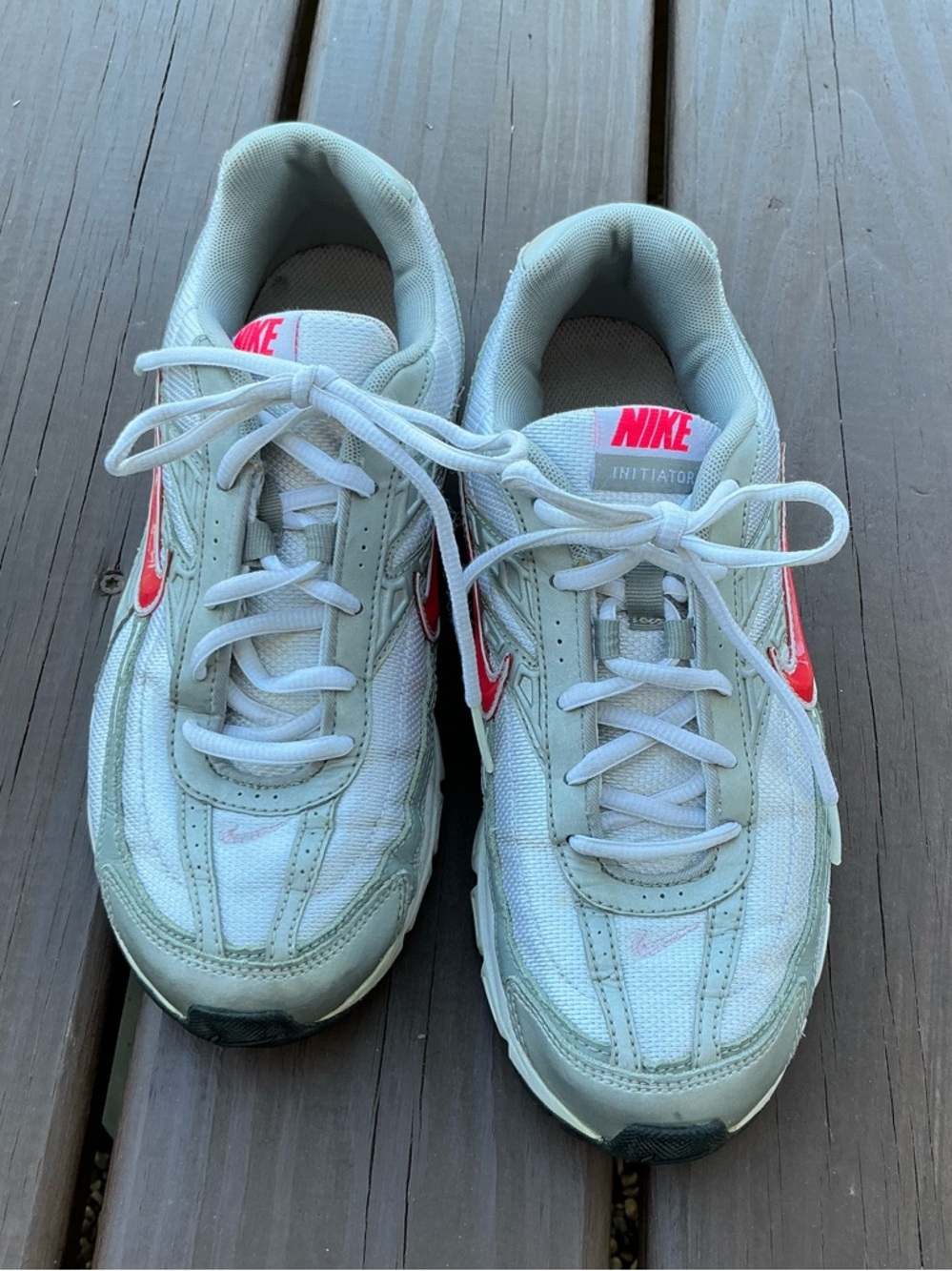 Nike White Sneakers with Hot Pink Swoosh 👟👟